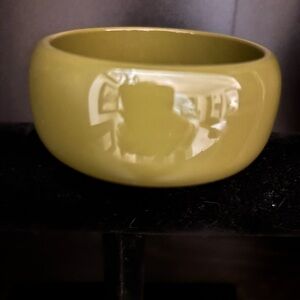 Vintage: Bakelite Bangle olive green